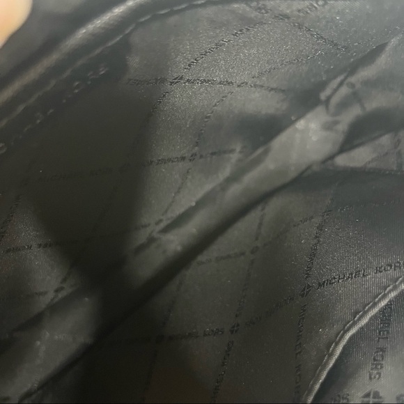 Michael Kors Black & Gold Jet Set Large Crossbody Purse - Picture 4 of 4